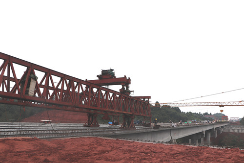 坪上大桥右幅顺利贯通_副本.jpg 坪上大桥右幅顺利贯通_副本.jpg