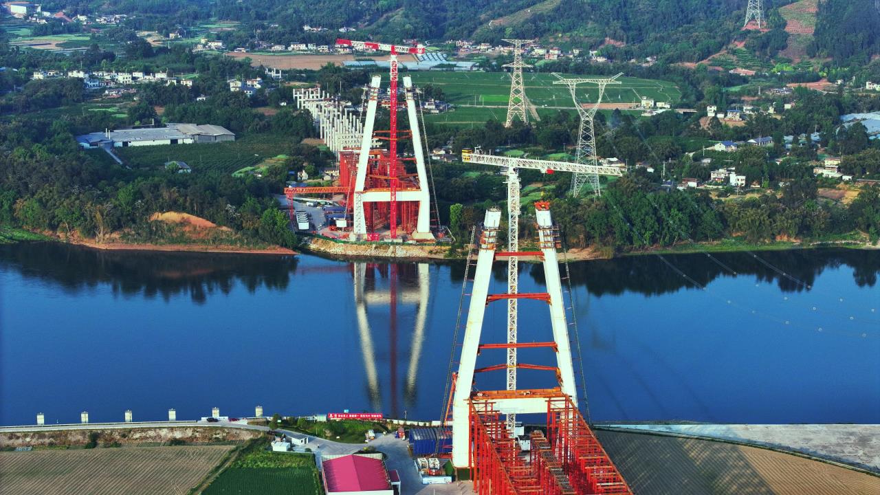 5.天眉乐高速青神虎渡溪岷江特大桥(压缩).jpg