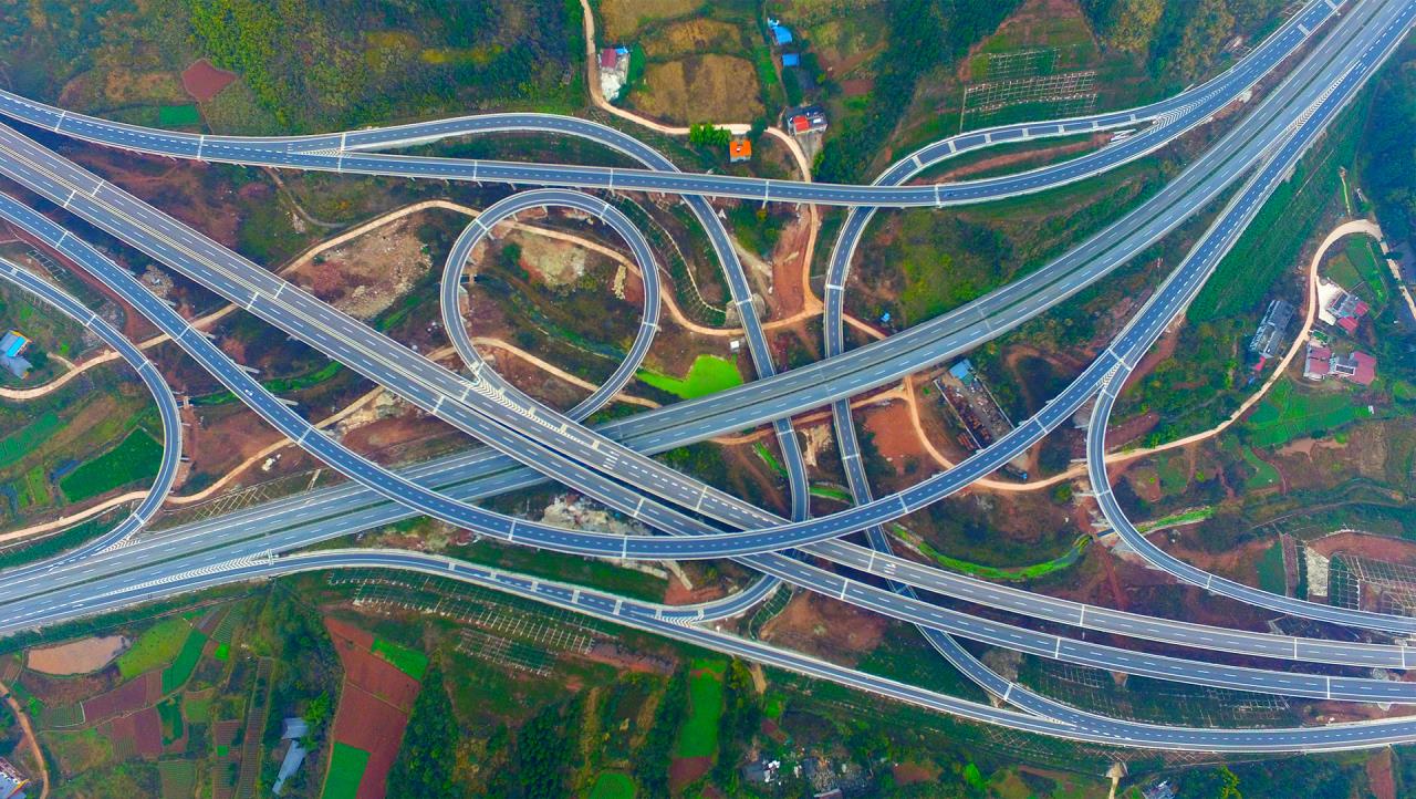 已建成的遂西高速双江枢纽互通.jpg